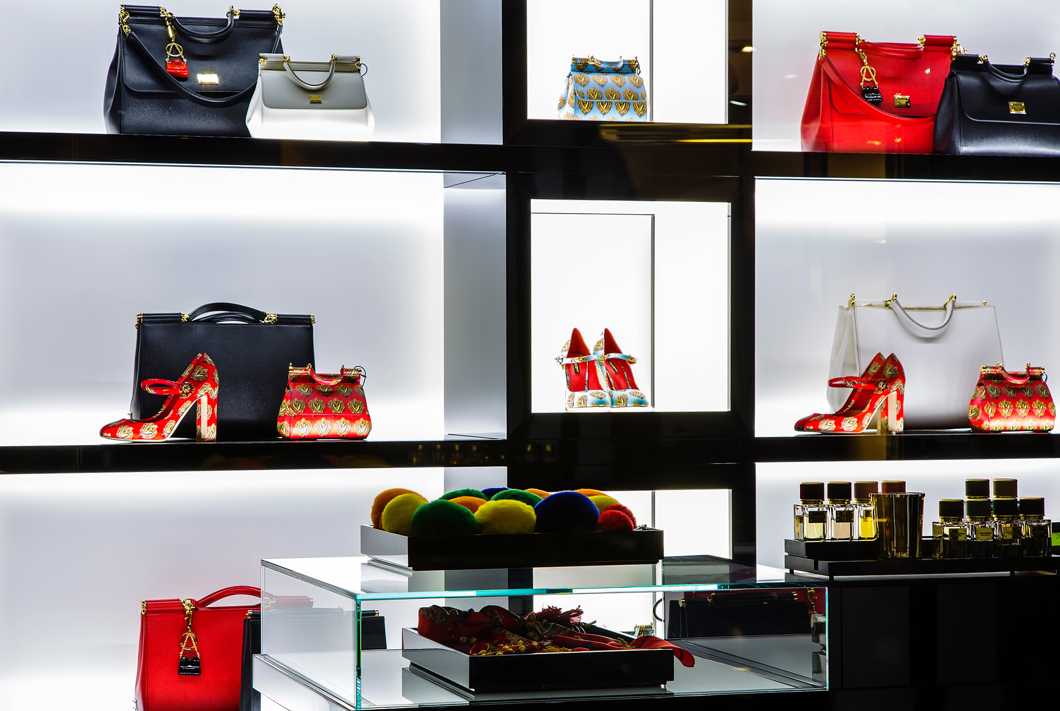 The Top 10 Most Popular Handbag Brands in the World - People